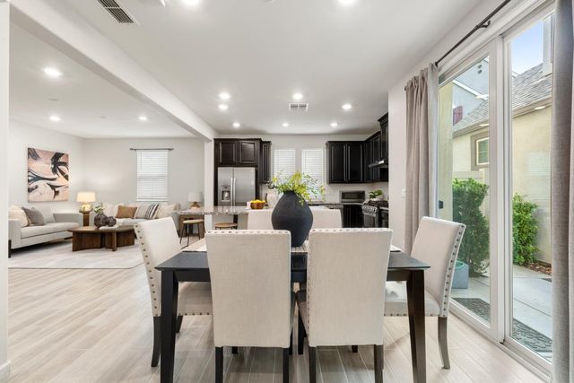 9301 Juniper Lake Aly, Sacramento, CA 95829