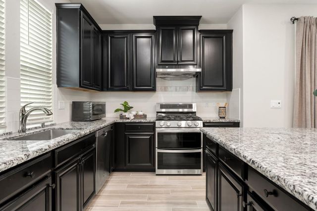 9301 Juniper Lake Aly, Sacramento, CA 95829