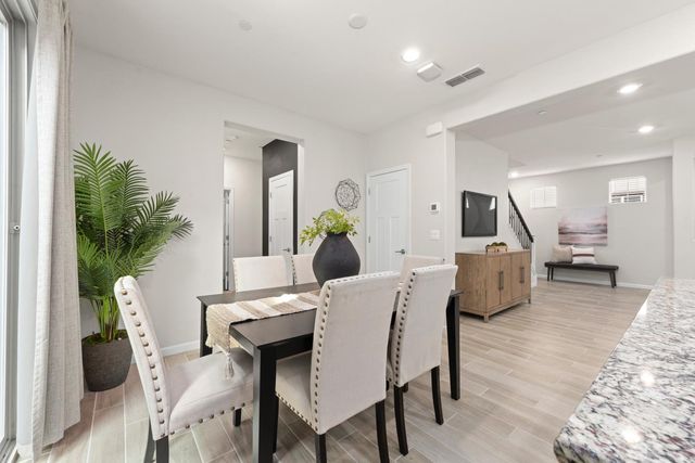 9301 Juniper Lake Aly, Sacramento, CA 95829