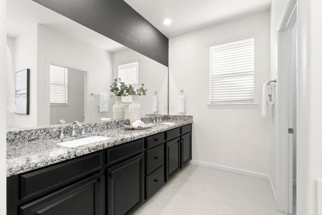 9301 Juniper Lake Aly, Sacramento, CA 95829
