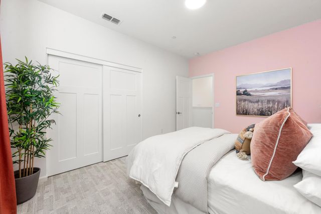 9301 Juniper Lake Aly, Sacramento, CA 95829