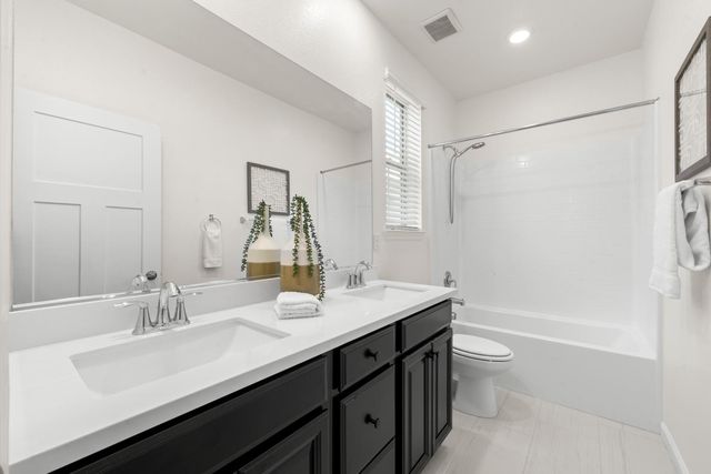 9301 Juniper Lake Aly, Sacramento, CA 95829