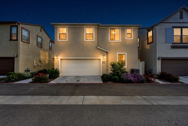 9301 Juniper Lake Aly, Sacramento, CA 95829