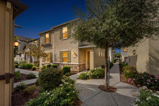 9301 Juniper Lake Aly, Sacramento, CA 95829