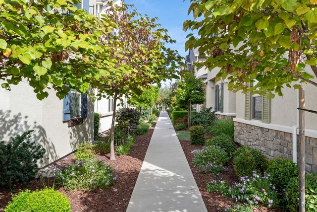 9301 Juniper Lake Aly, Sacramento, CA 95829
