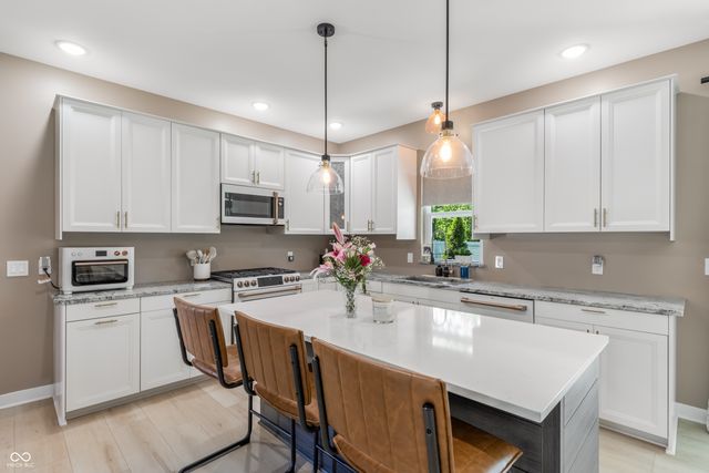 9576 N Fortville Pike, Fortville, IN 46040