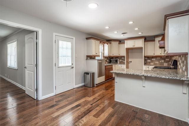 1634 Old Denton Road, Gainesville, TX 76240
