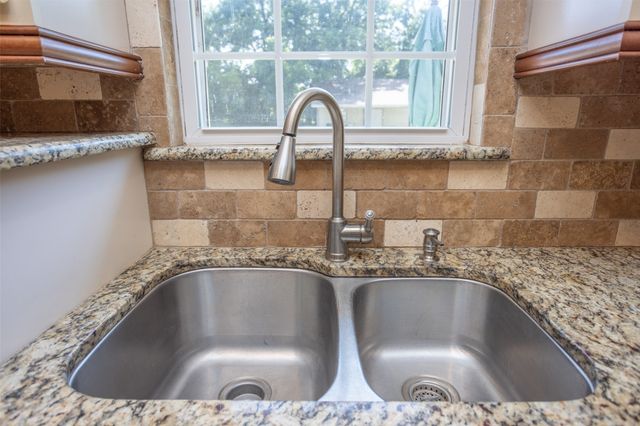 1634 Old Denton Road, Gainesville, TX 76240