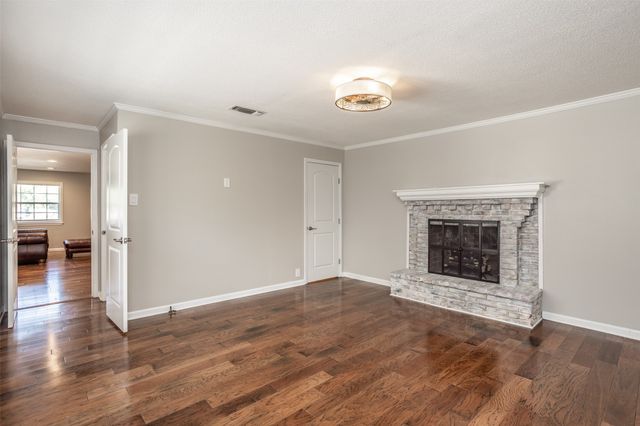 1634 Old Denton Road, Gainesville, TX 76240