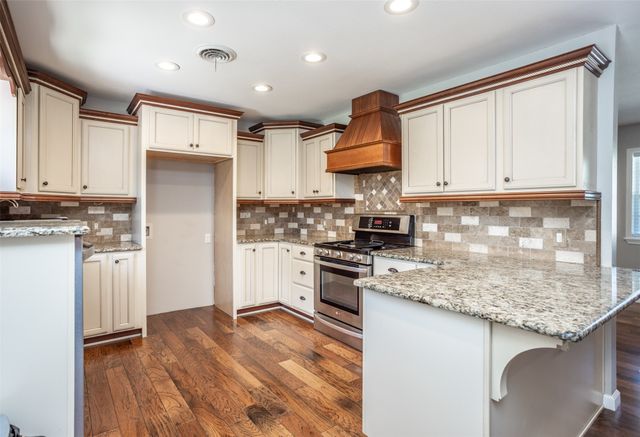 1634 Old Denton Road, Gainesville, TX 76240