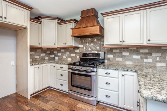 1634 Old Denton Road, Gainesville, TX 76240