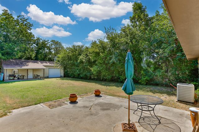 1634 Old Denton Road, Gainesville, TX 76240
