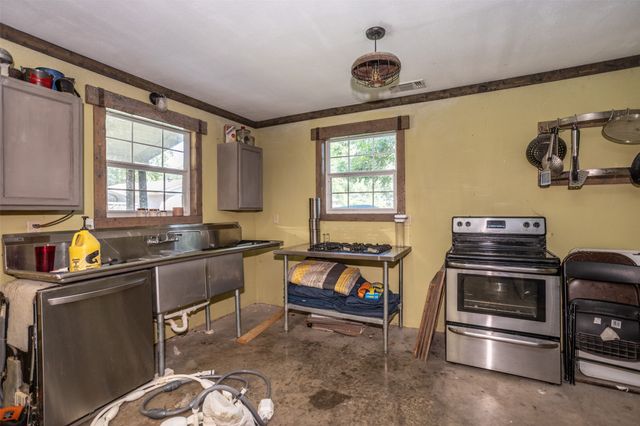 1634 Old Denton Road, Gainesville, TX 76240
