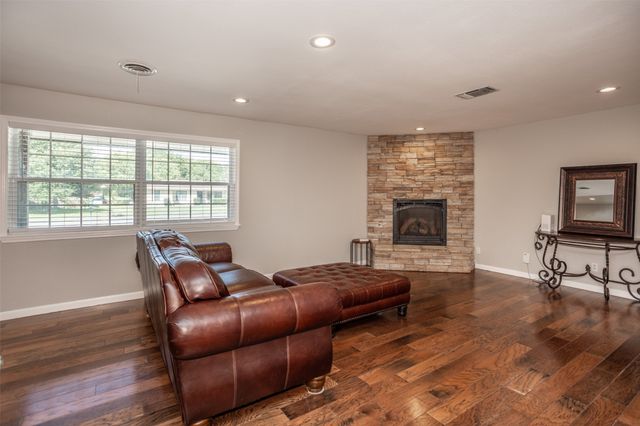 1634 Old Denton Road, Gainesville, TX 76240