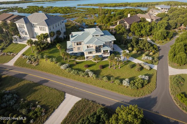 9 Clamdigger Point Road, Wilmington, NC 28411