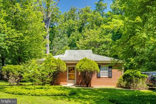 9216 WEANT DR, Great Falls, VA 22066