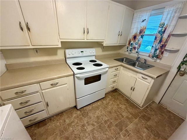 1003 Charlotte Avenue, High Point, NC 27262
