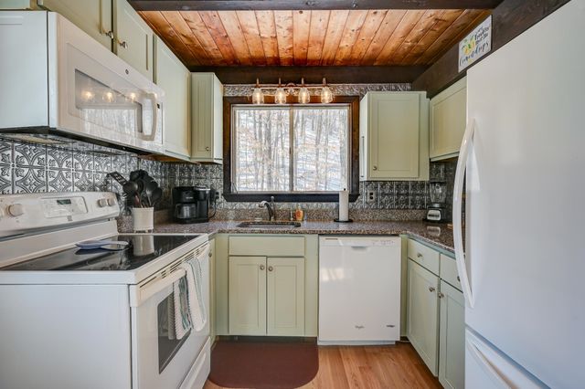 26 Little Shore Drive, Madison, NH 03849