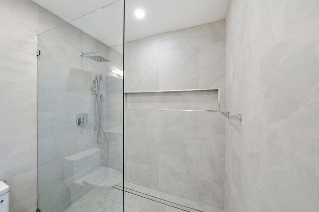 2001 NE 17th Way, Fort Lauderdale, FL 33305