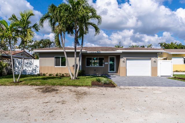 2001 NE 17th Way, Fort Lauderdale, FL 33305