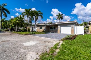 2001 NE 17th Way, Fort Lauderdale, FL 33305