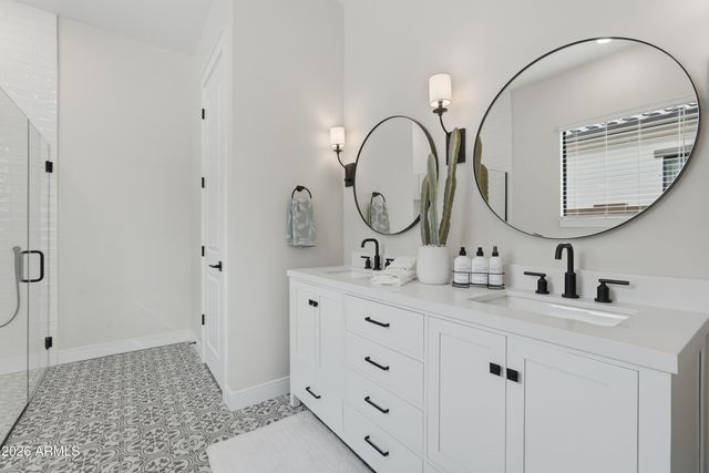 685 E GREENBACK Drive, San Tan Valley, AZ 85140