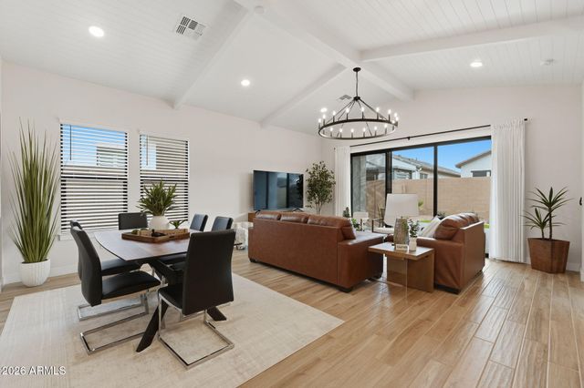 685 E GREENBACK Drive, San Tan Valley, AZ 85140