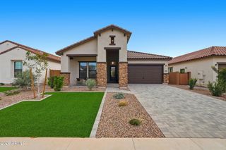 685 E GREENBACK Drive, San Tan Valley, AZ 85140