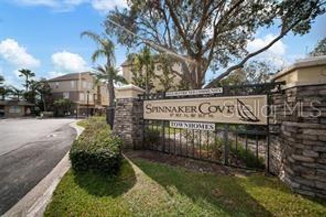 4303 SPINNAKER COVE LANE, Tampa, FL 33615