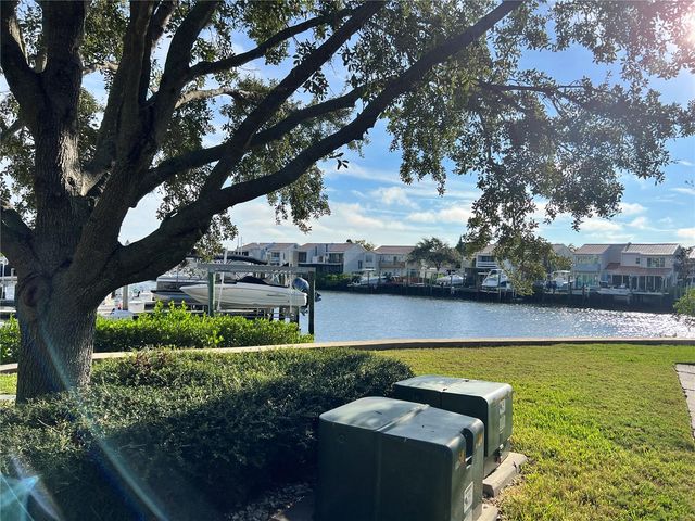 4303 SPINNAKER COVE LANE, Tampa, FL 33615