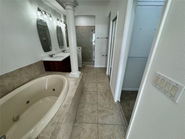 4303 SPINNAKER COVE LANE, Tampa, FL 33615