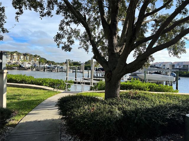 4303 SPINNAKER COVE LANE, Tampa, FL 33615