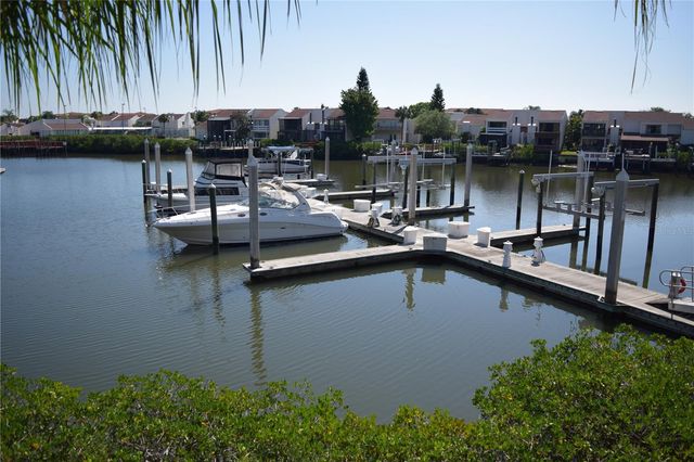 4303 SPINNAKER COVE LANE, Tampa, FL 33615