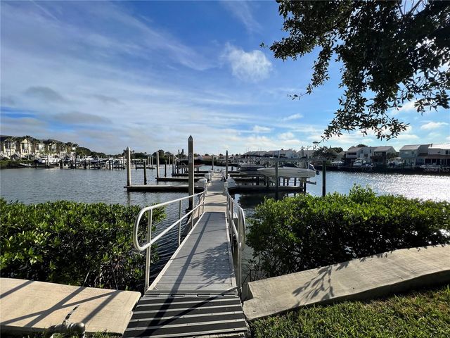 4303 SPINNAKER COVE LANE, Tampa, FL 33615