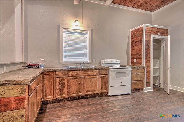 111 N 5th Street, Temple, TX 76501