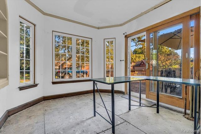 9355 W Outer Drive, Detroit, MI 48219