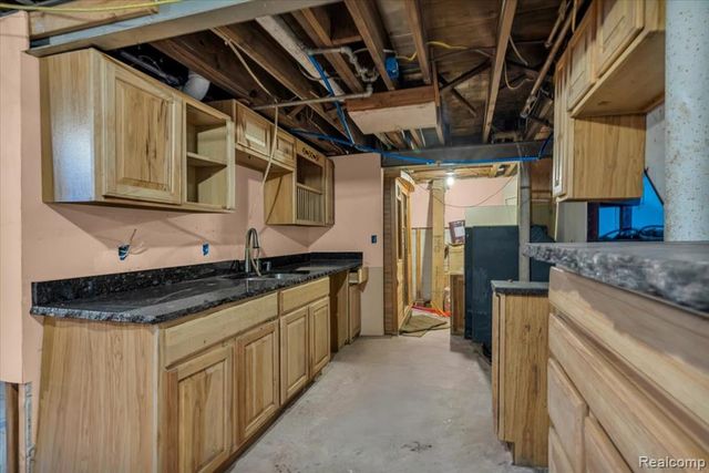 9355 W Outer Drive, Detroit, MI 48219