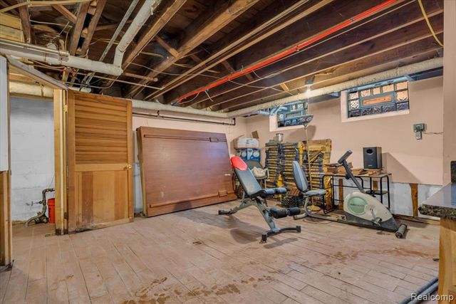 9355 W Outer Drive, Detroit, MI 48219