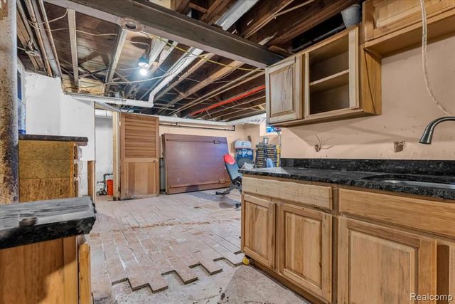 9355 W Outer Drive, Detroit, MI 48219