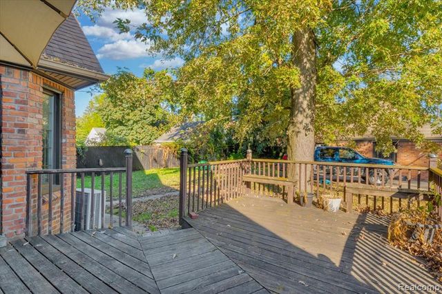 9355 W Outer Drive, Detroit, MI 48219