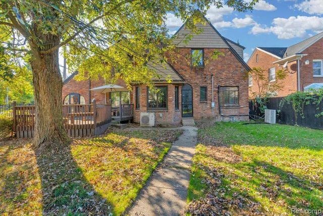 9355 W Outer Drive, Detroit, MI 48219