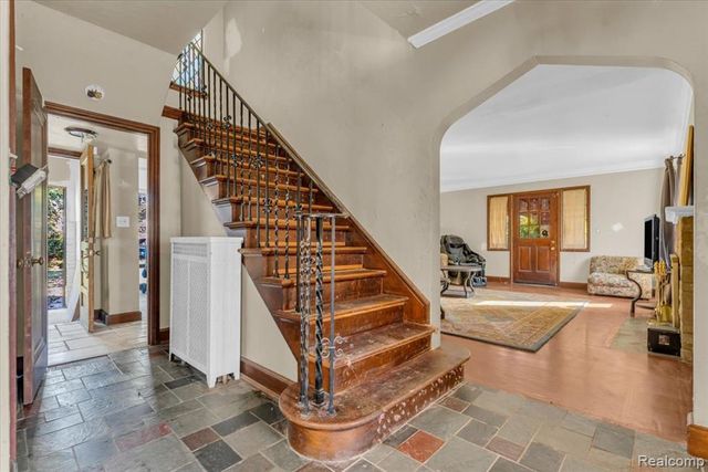 9355 W Outer Drive, Detroit, MI 48219