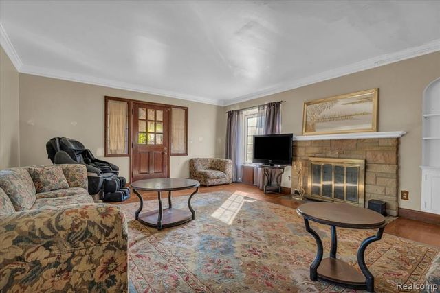 9355 W Outer Drive, Detroit, MI 48219