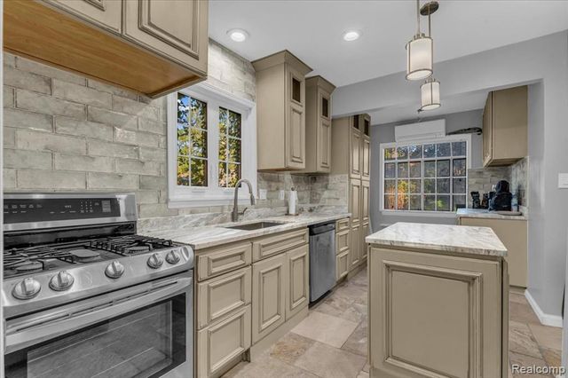 9355 W Outer Drive, Detroit, MI 48219