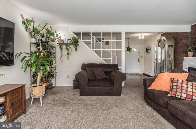 455 SNOWBALL DR, Levittown, PA 19056