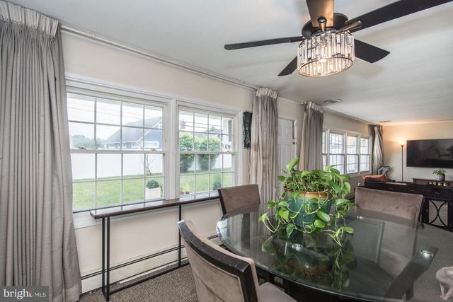 455 SNOWBALL DR, Levittown, PA 19056