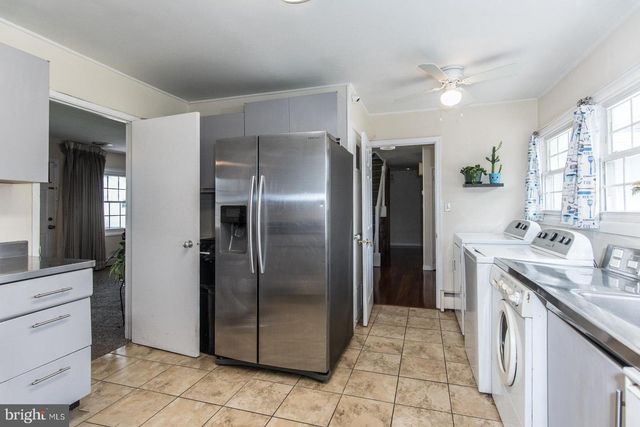 455 SNOWBALL DR, Levittown, PA 19056