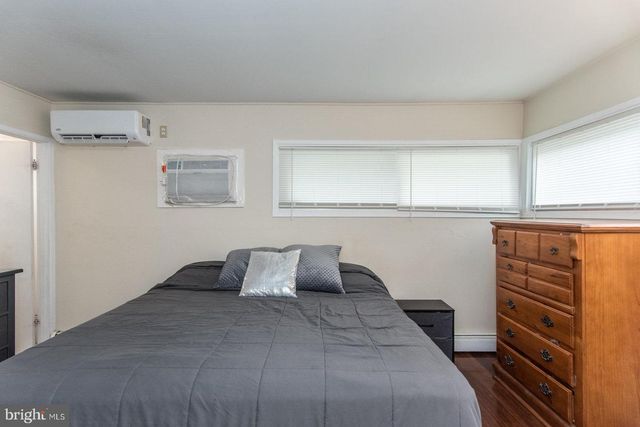 455 SNOWBALL DR, Levittown, PA 19056