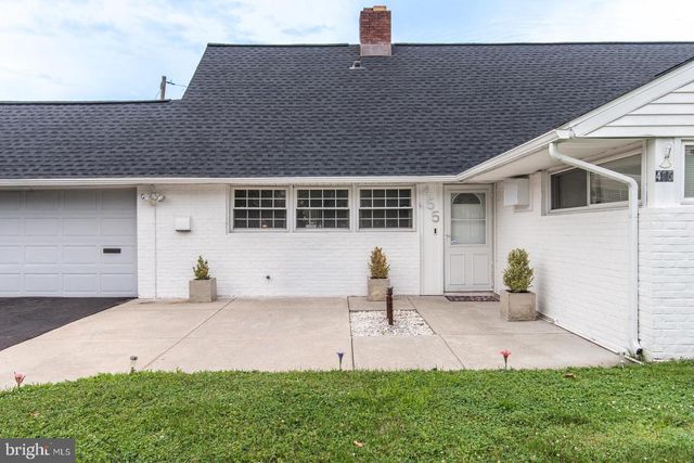 455 SNOWBALL DR, Levittown, PA 19056