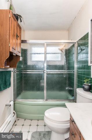 455 SNOWBALL DR, Levittown, PA 19056